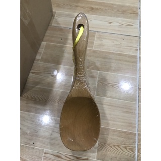 Muỗng  múc  cơm  bằng  gỗ