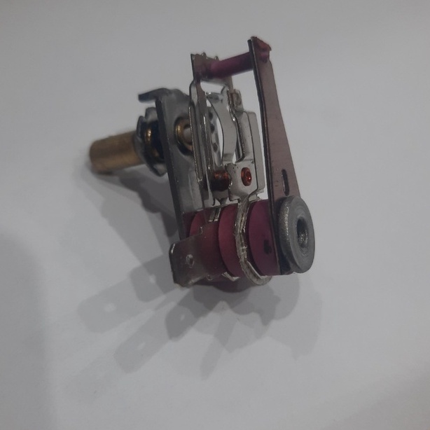 RƠ LE NHIỆT MÁY ÉP BÁNH MỲ TIROSS TS9652