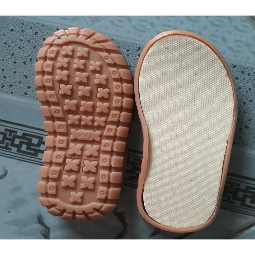 THANH LÝ - Đế giày nhựa dẻo cho bé dùng để móc giày dép