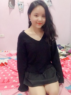 Áo len nữ hở vai