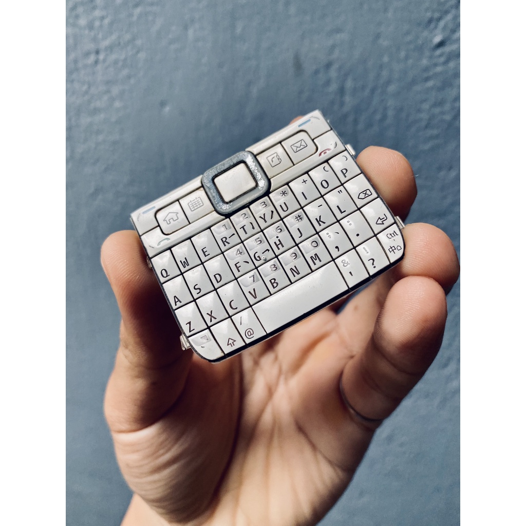 Bàn phím zin cũ thay thế cho Nokia E71 - Hàng bóc máy zin chuẩn.