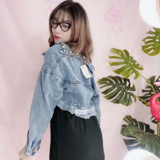 Áo khoác jeans đính cườm