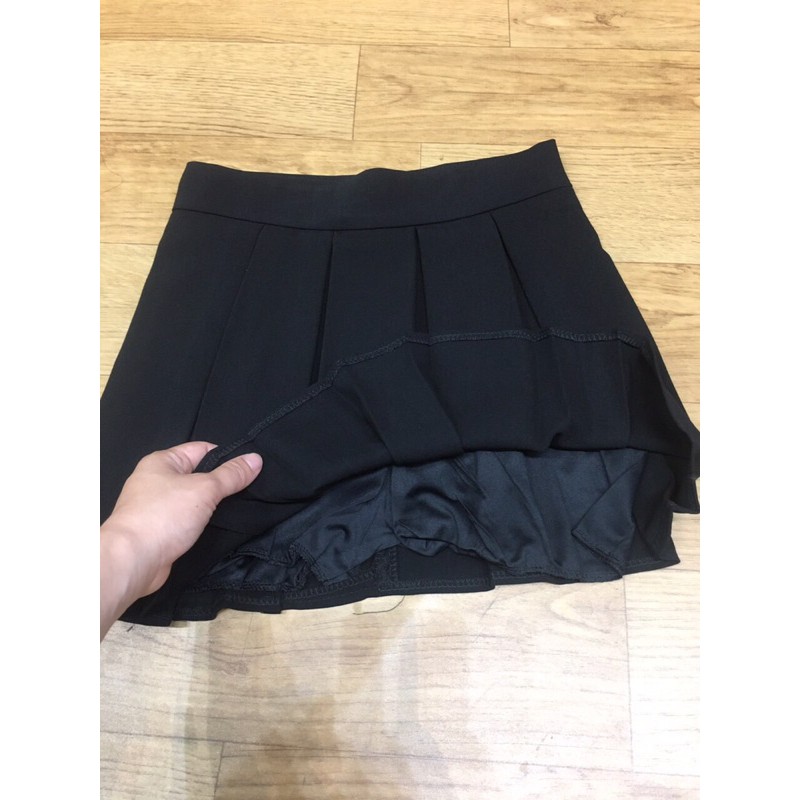 Chân váy xếp ly ngắn có quần trong | BigBuy360 - bigbuy360.vn