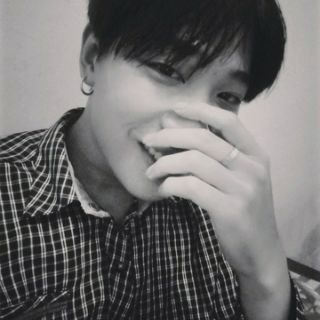 Khuyên tai hót Sơn Tùng