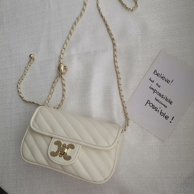 Túi đeo chéo IELGY phối dây xích phong cách đường phố cho nữ khi đi du lịch