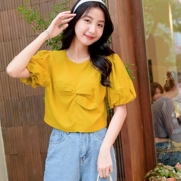 Áo croptop nữ FM Style tay phồng thắt  eo cách điệu chất vải thô đứng form thời trang 220217409