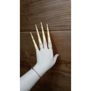 trợ giá hộ chỉ móng tay cổ trang
