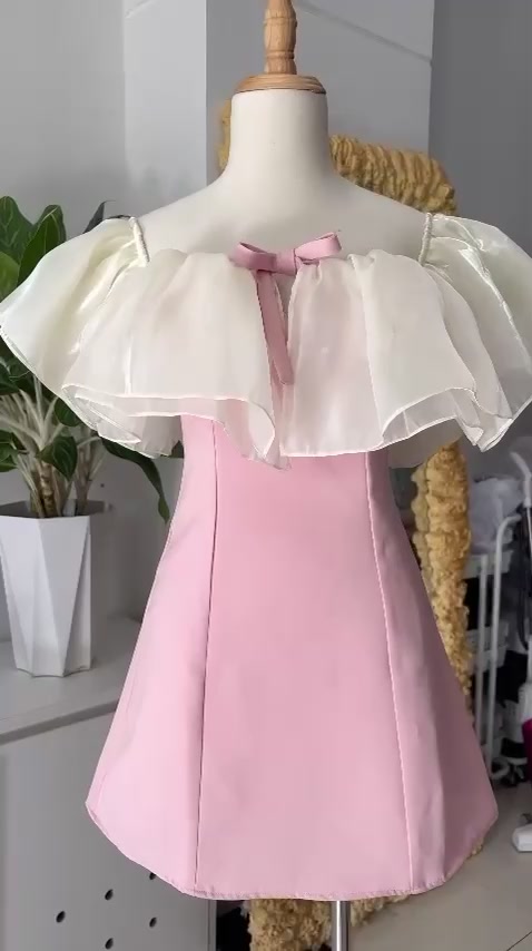 Đầm Nữ Cúp Ngực Phối Bèo Trễ Vai EDA - Váy Thiết Kế Tapta Dáng Ngắn Xinh Xắn | BigBuy360 - bigbuy360.vn