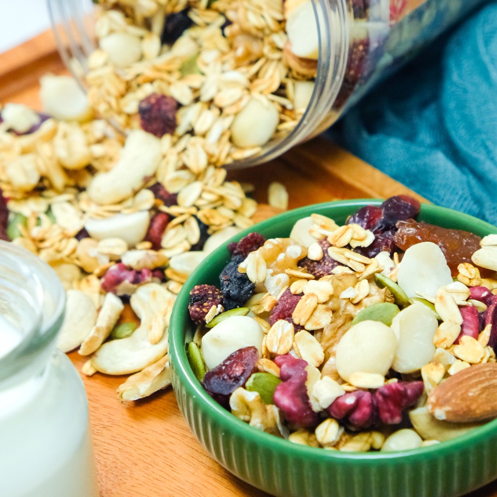 Granola siêu hạt TANU NUST 35% yến mạch, ngũ cốc granola ăn kiêng dinh dưỡng giảm cân gym yoga hũ 500g