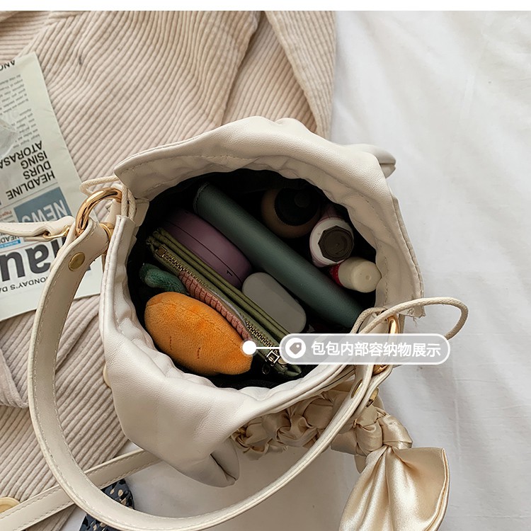 Túi xách đeo vai nữ hình trụ tròn in nổi họa tiết cá tính mặt thắt nơ dễ thương Ulzzang siêu xinh ❤️