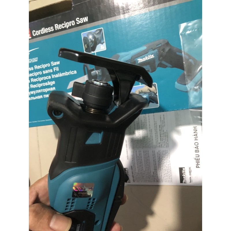 cưa kiếm makita DJR 183z