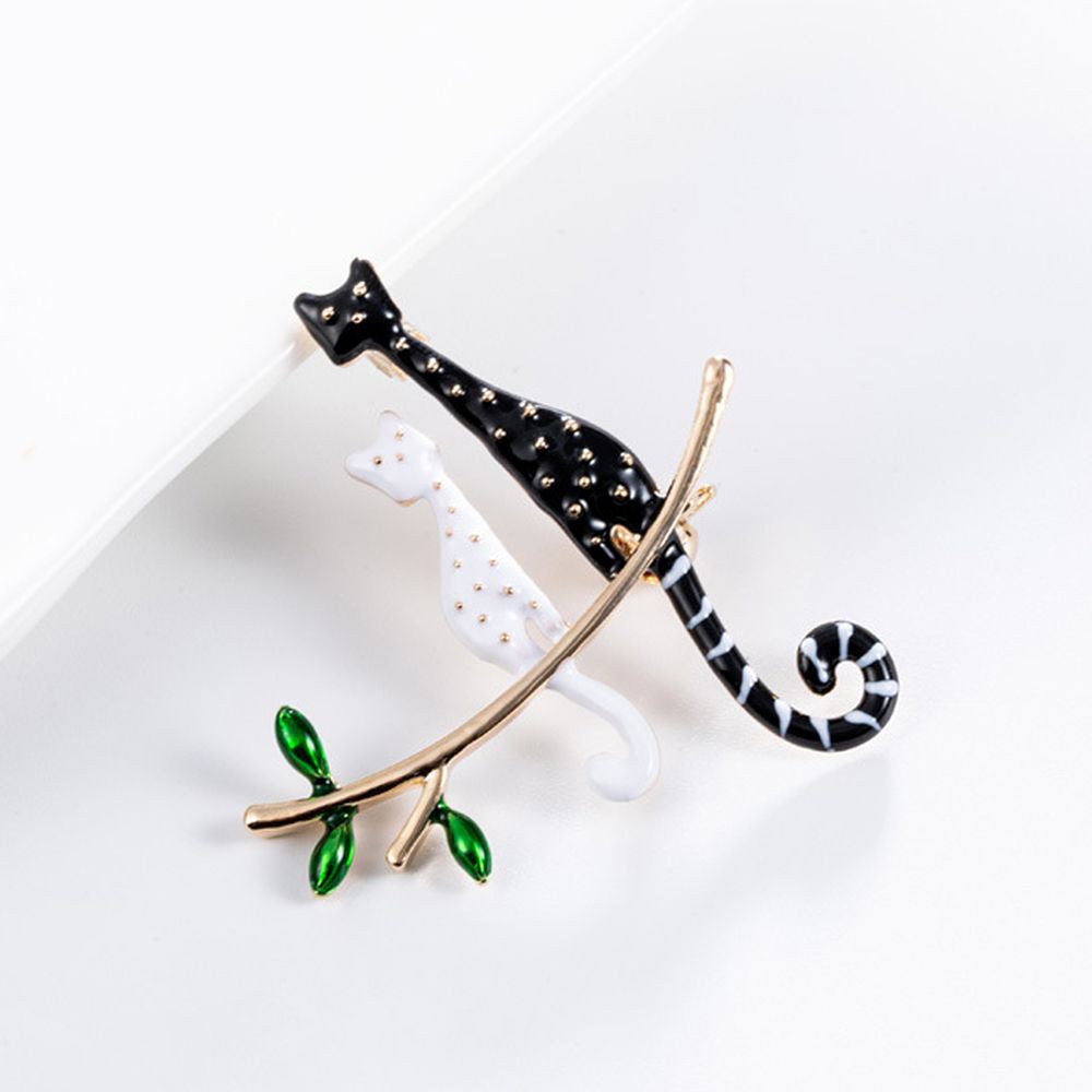 Huy hiệu cài áo hình mèo