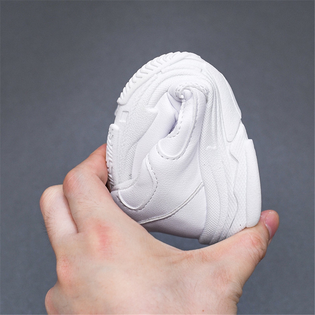 Giày thể thao trắng thời trang năng động cho bé | BigBuy360 - bigbuy360.vn