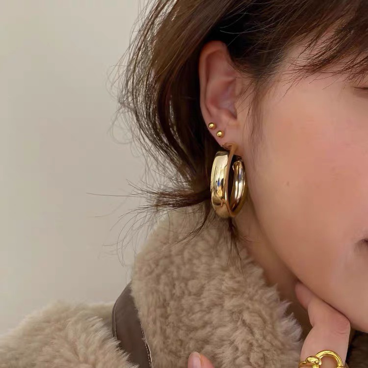 Khuyên tai tròn titan bản to bông tai titan 2 màu vàng bạc BT23