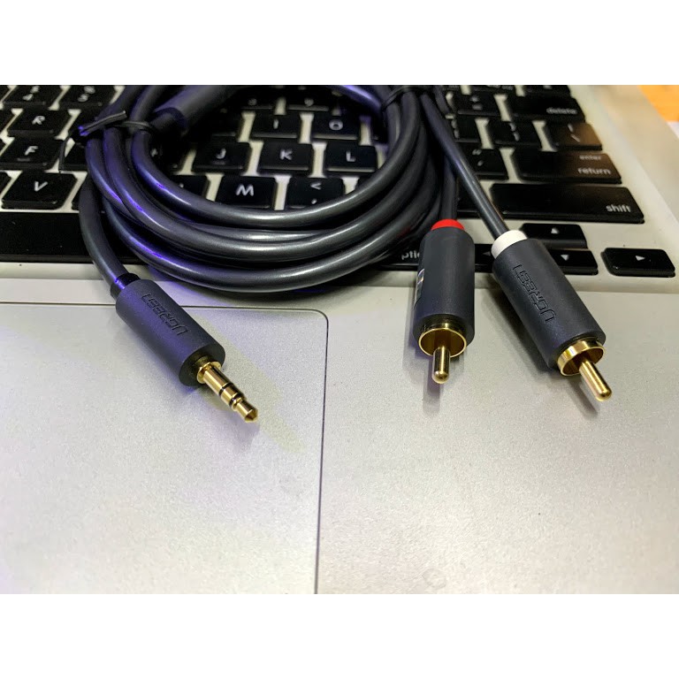 Cáp Audio 1 3.5mm ra 2 RCA (hoa sen) dài 2M Ugreen 10510 chính hãng