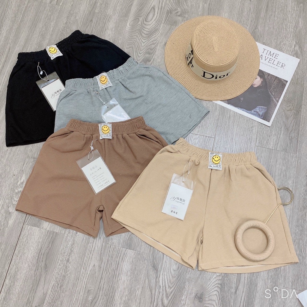Quần short cotton  cạp hình mặt cười
