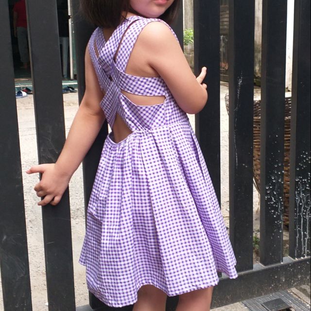 Đầm dây chéo lưng
