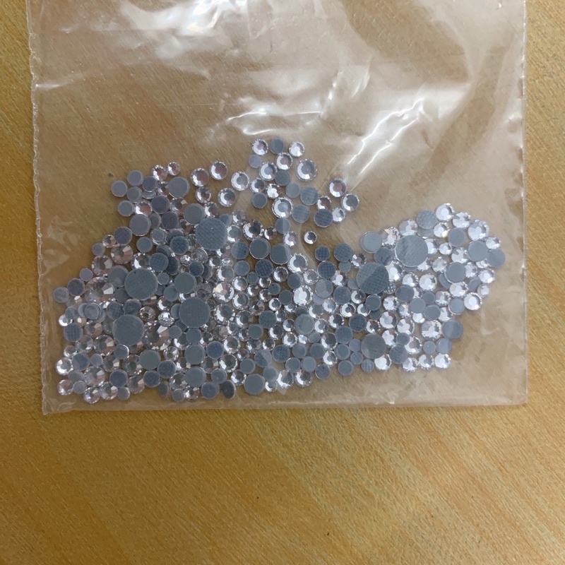 Đá chân keo mix size, đá gắn móng