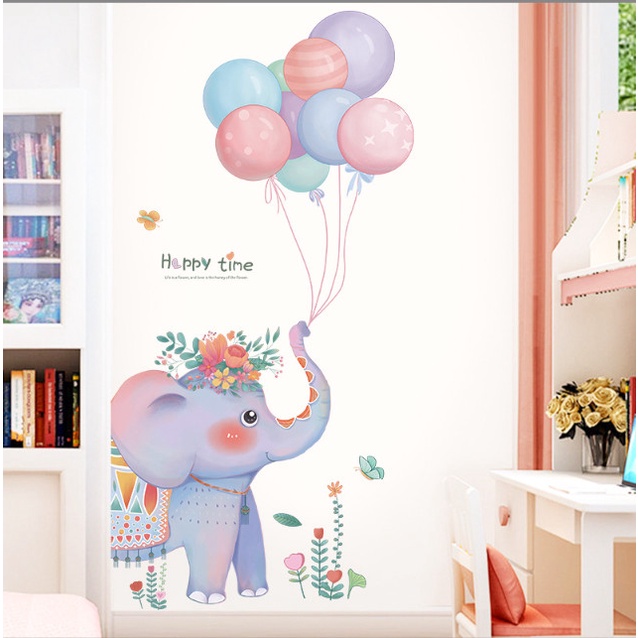 Decal trang trí tường - Chú voi cầm chùm bong bóng chơi