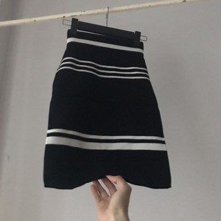 Chân váy len body đen kẻ trắng cao cấp phong cách Hàn Quốc