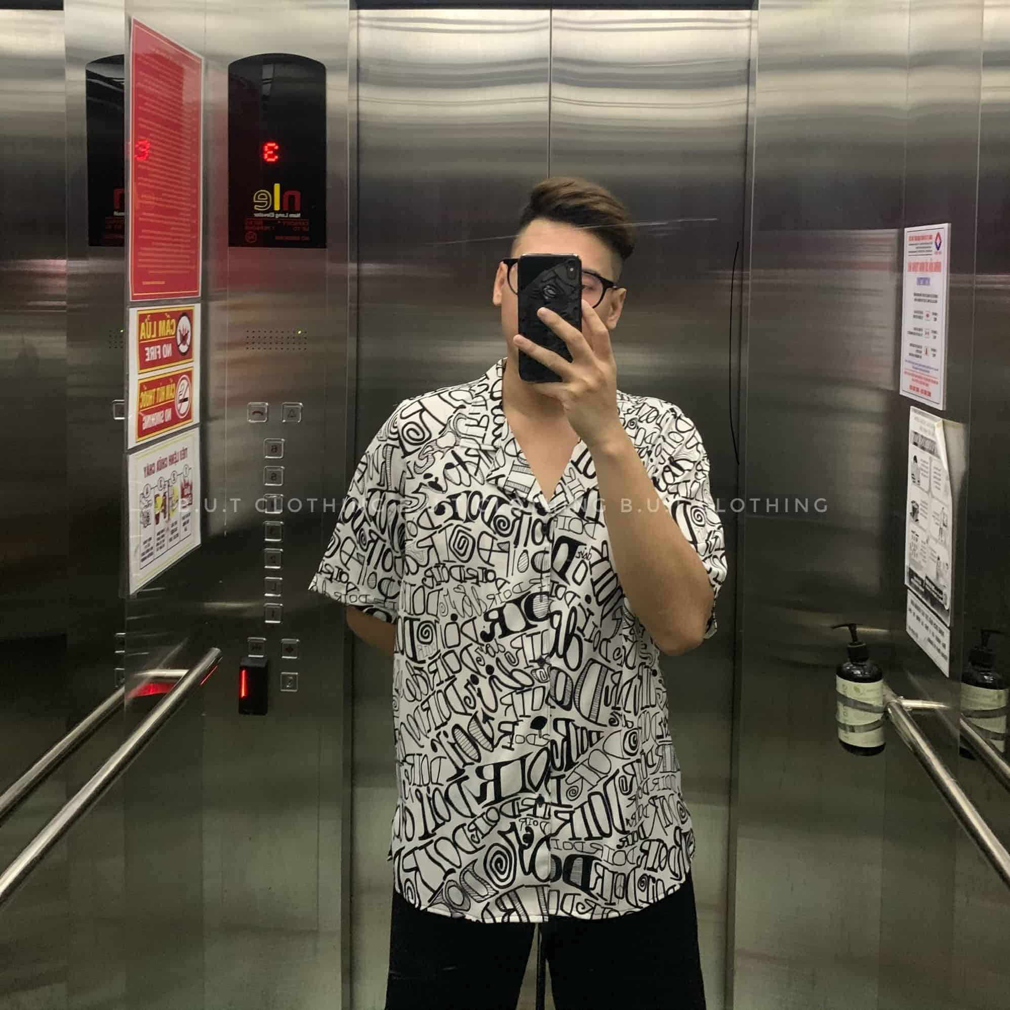 Áo sơ mi họa tiết ⚡️ẢNH THẬT⚡Áo sơ mi ngắn tay CHỮ VIẾT chất vải LỤA mềm - mát - chống nhăn, thoải mái mặc cho mùa hè. | BigBuy360 - bigbuy360.vn