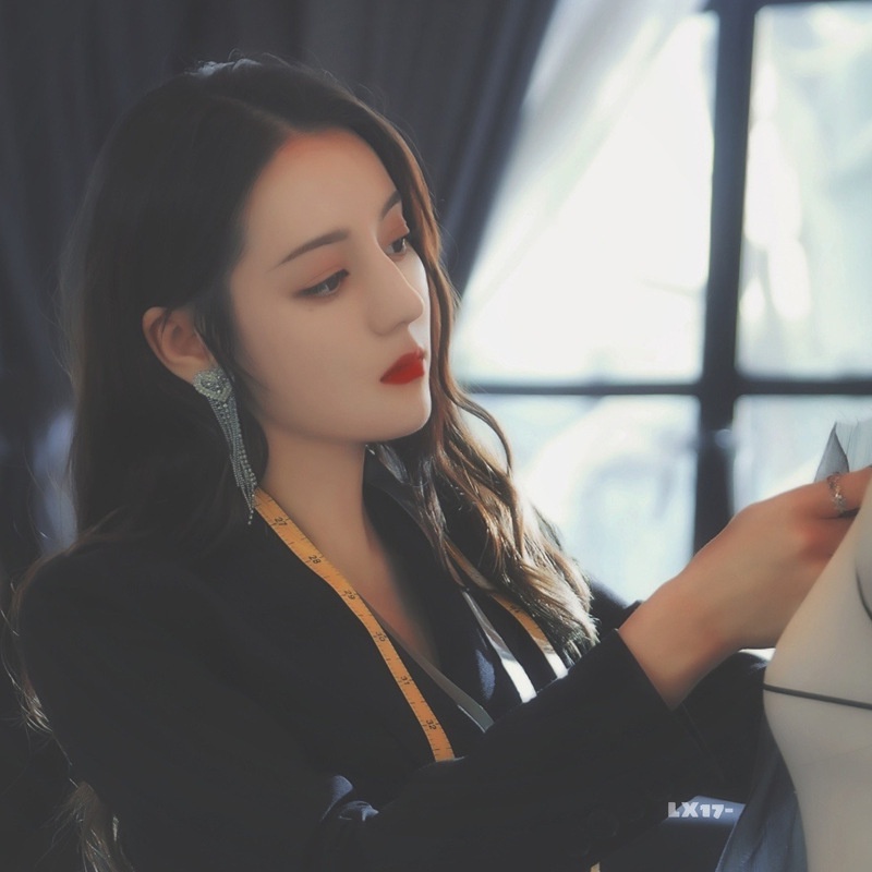 Bông Tai Mạ Bạc 925 Dáng Dài Hình Trái Tim Đính Đá Phối Tua Rua Phong Cách Hàn Quốc