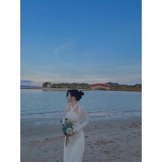 váy cổ yếm