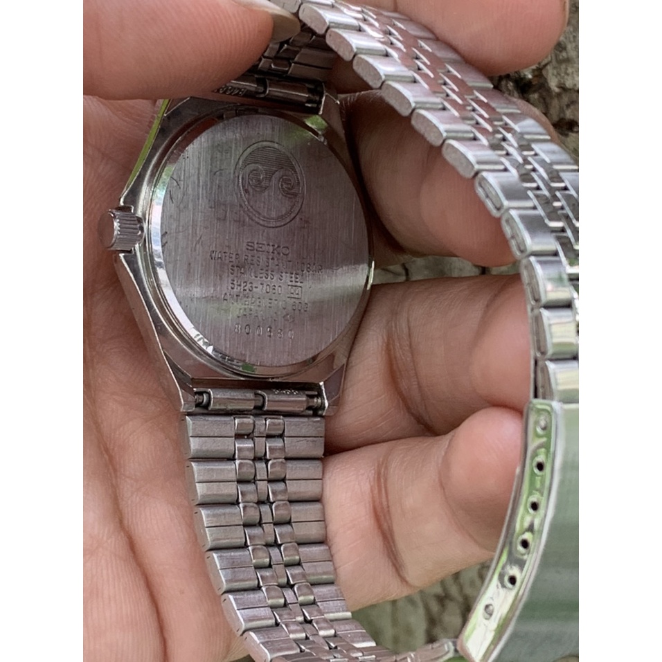 Đồng hồ nam SEIKO Pin , 2 lịch, thiết kế đơn giản, thanh lịch, dây kim loại của Nhật