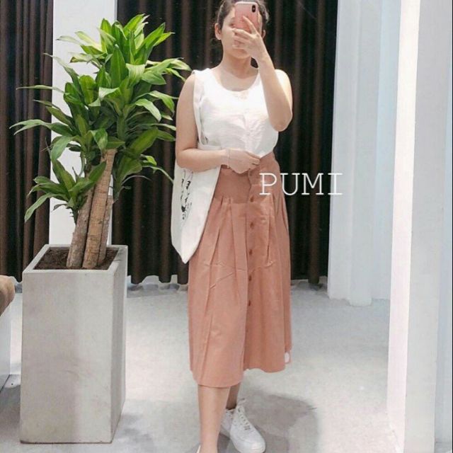 Chân váy xòe phối nút