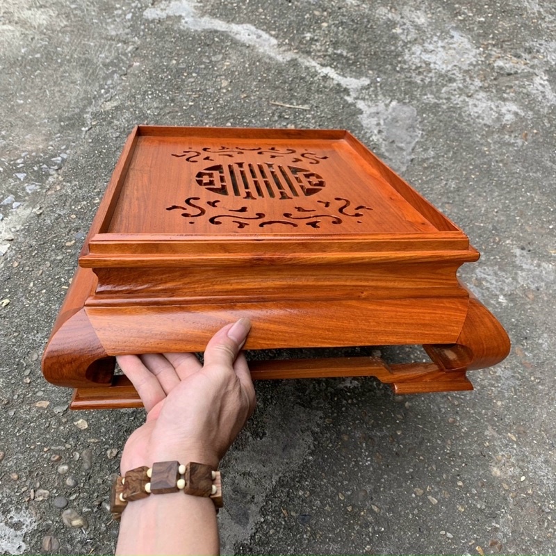 Khay trà  gỗ  hương  đá  kích thước  37x 47 cao 15 cm.