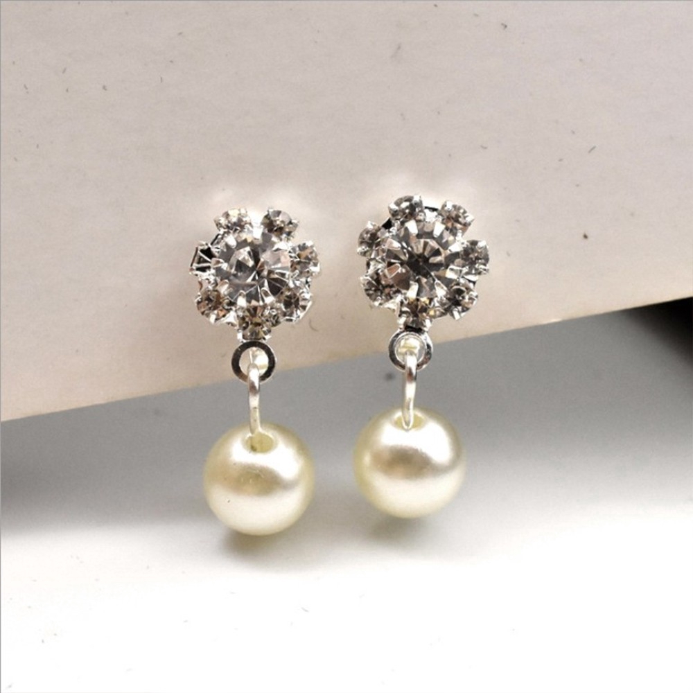 Khuyên kẹp vành tai hình hoa đính ngọc trai nhân tạo thời trang