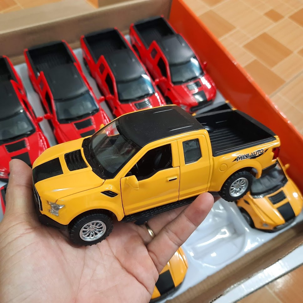 Xe mô hình Ford F150 Raptor tỉ lệ 1:32 xe bằng sắt có âm thanh và đèn xe chạy cót mở các cửa