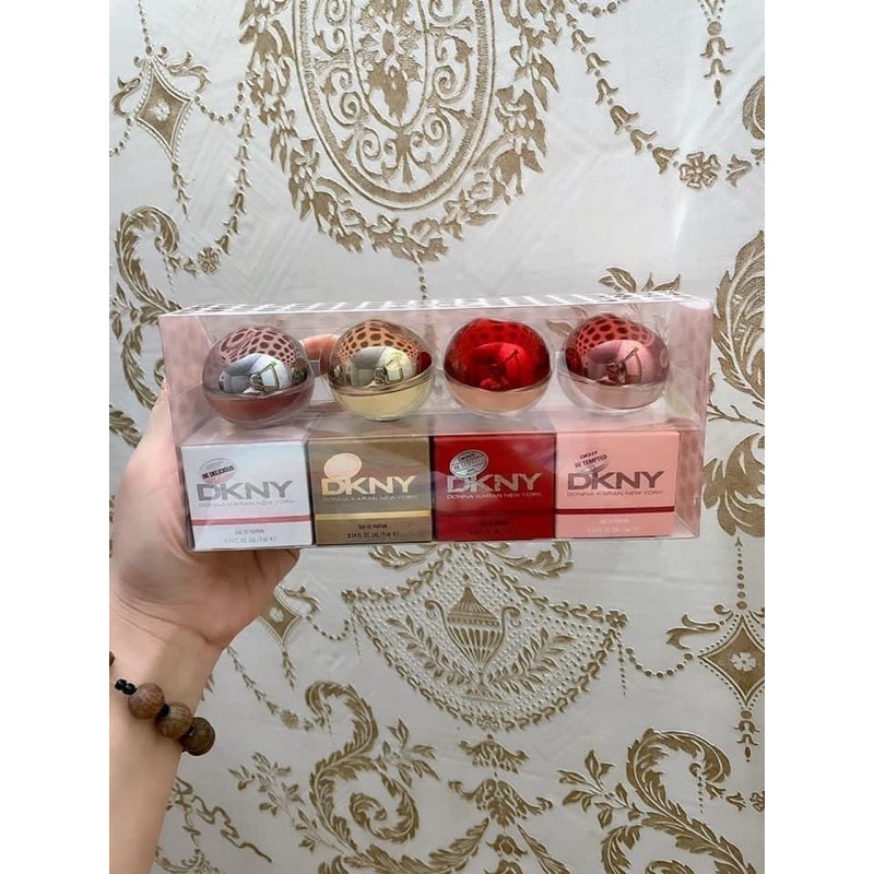 🎉🎉🎉  Set nước hoa mini DKNY    💰giá: 1150k /1 set                 295k/ 1 chai