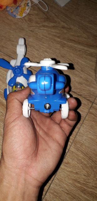 Mô hình 1 chiếc trực thăng mini bằng nhựa chạy dây rút rất đẹp