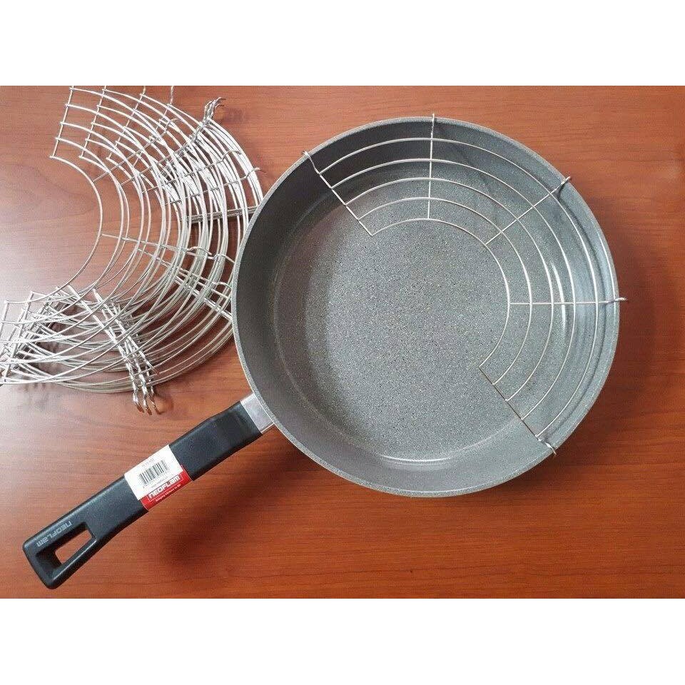 Vỉ gác chảo chiên rán dầu mỡ bằng inox size 28cm