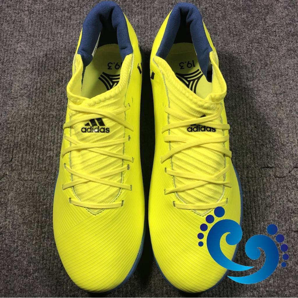 Giày đá bóng Nemeziz19 chuối  nhân tạo