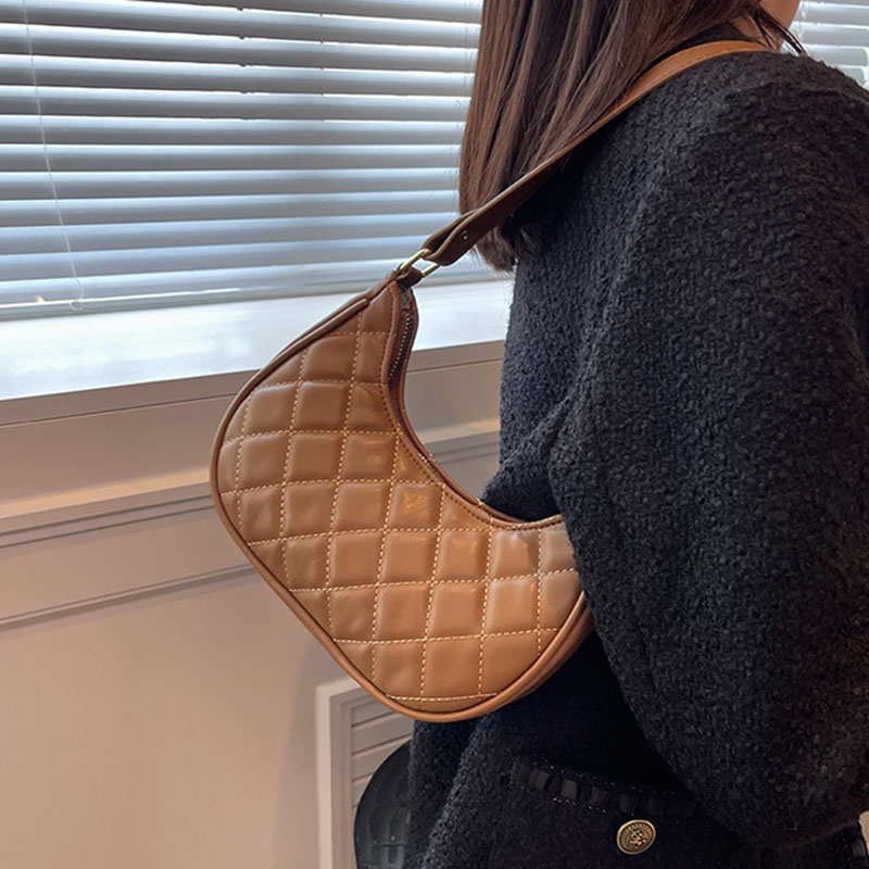 Túi đeo vai IELGY dưới cánh tay thêu chỉ niche dễ phối đồ cho nữ