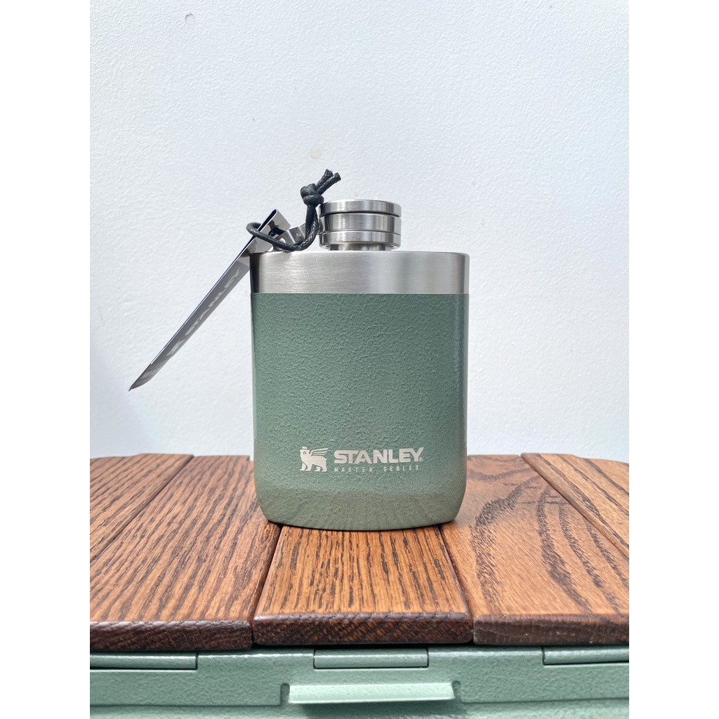 Bình đựng rượu Stanley Master Unbreakable Hip Flask 8oz - Hàng nhập chính hãng