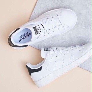 Giày thể thao nam nữ gót đen | BigBuy360 - bigbuy360.vn