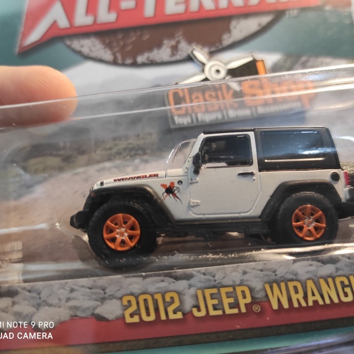 Mô Hình Xe JEEP WRANGLER 2012 Màu Trắng Đen