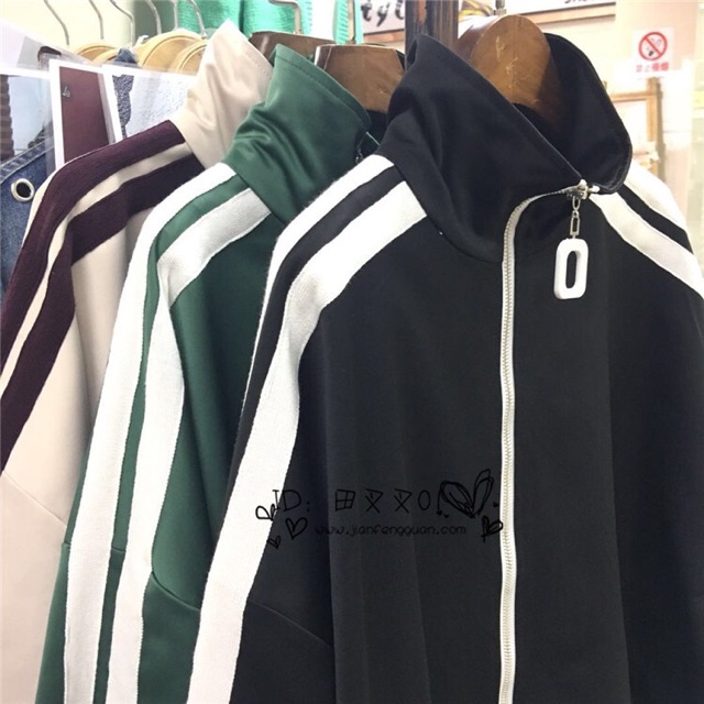 Áo khoác nữ form rộng lưu ý dây kéo binh thường ko có cài thêm cái móc