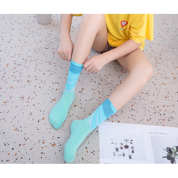 Vớ cotton cao cổ Nam Nữ phong cách thể thao, năng động.