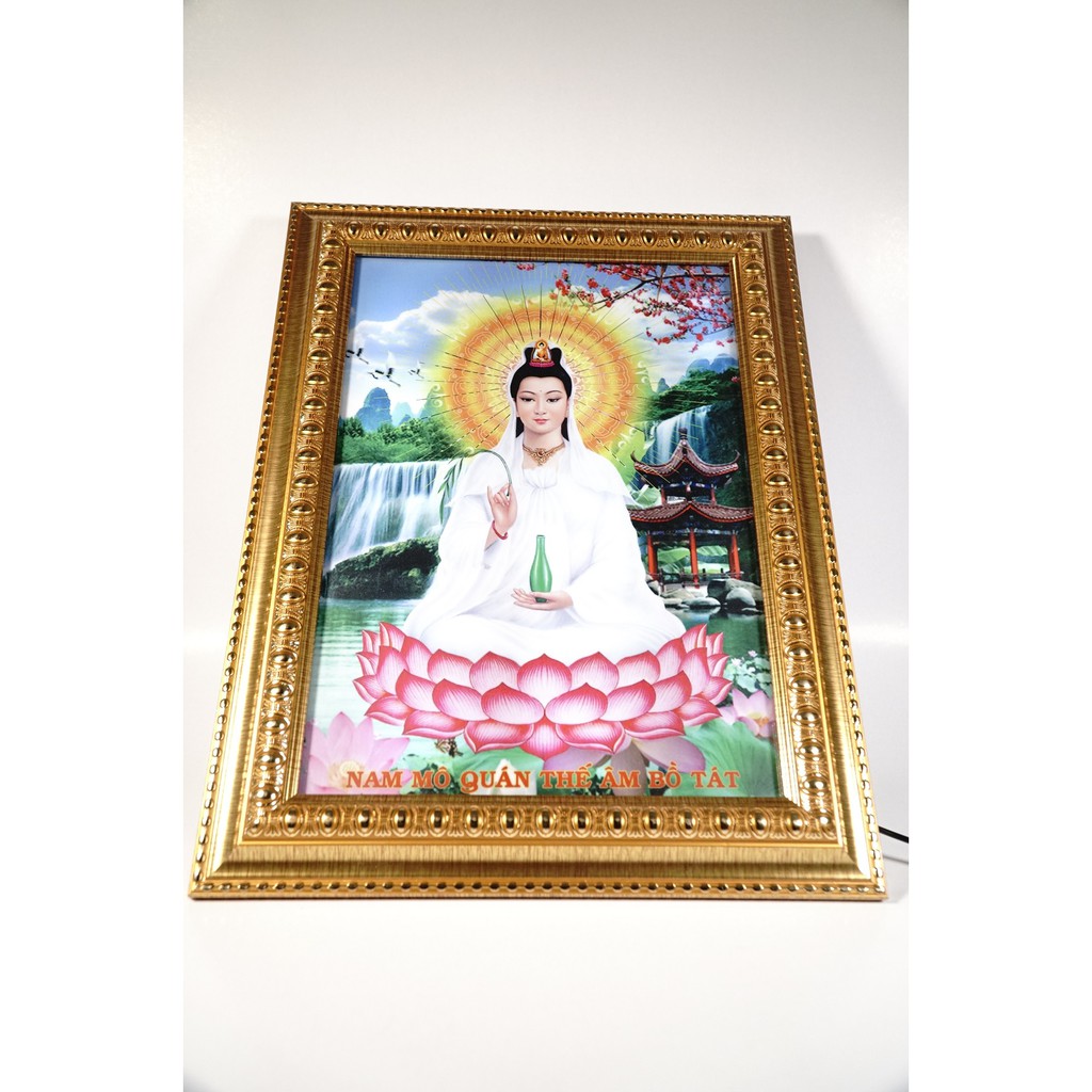 Tranh điện Phật Quan Âm Bồ Tát ngồi tòa sen giữa hồ hào quang tỏa sáng hộp đèn led siêu đẹp - 45x35cm