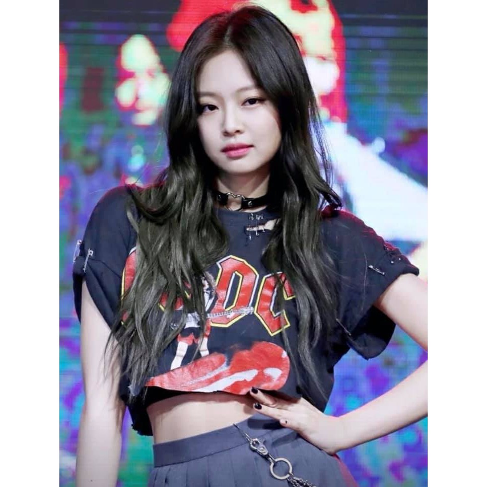Áo ngắn Croptop  Acdc của jennie
