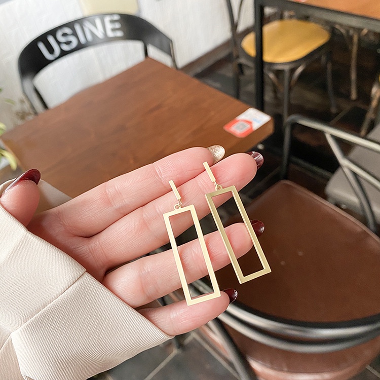 Khuyên tai kẹp không bấm lỗ chốt cố định K228 bằng hợp kim mạ vàng hình chữ nhật bigsize dáng midi Leous Accessories