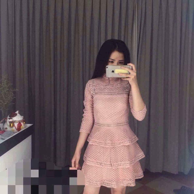 Váy pretty vợt sale giá siêu yêu thương. Giá ngang trung quốc thui mà chất UK miễn chê luôn nhé ạ hihiiii😍😍😄😄😄😄😄.