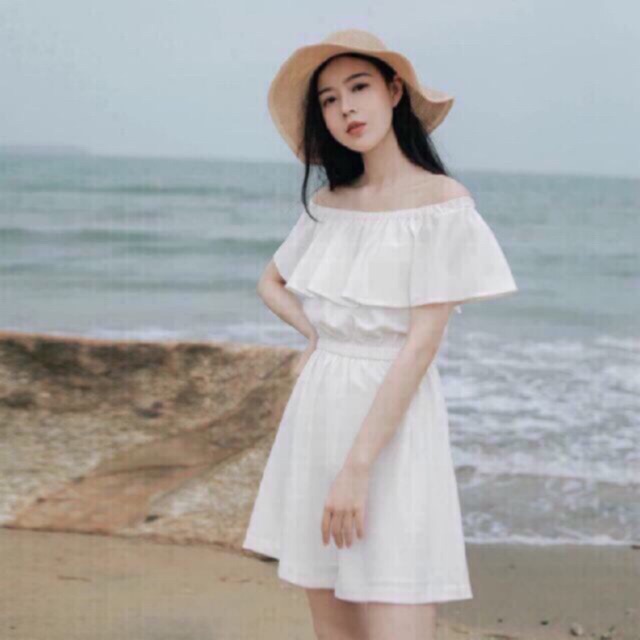 Váy trễ vai trắng bèo