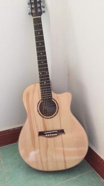 Đàn Guitar Acoustic ET2 CHUẨN đệm hát và có dạy kèm cho người tập chơi.