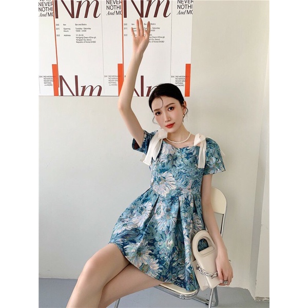 Váy nữ hoạ tiết hoa cổ vuông cao cấp | BigBuy360 - bigbuy360.vn