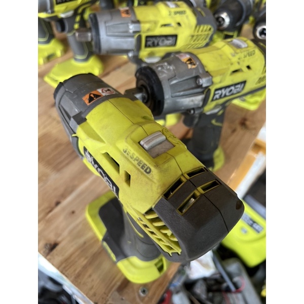 Máy bắn ốc Ryobi